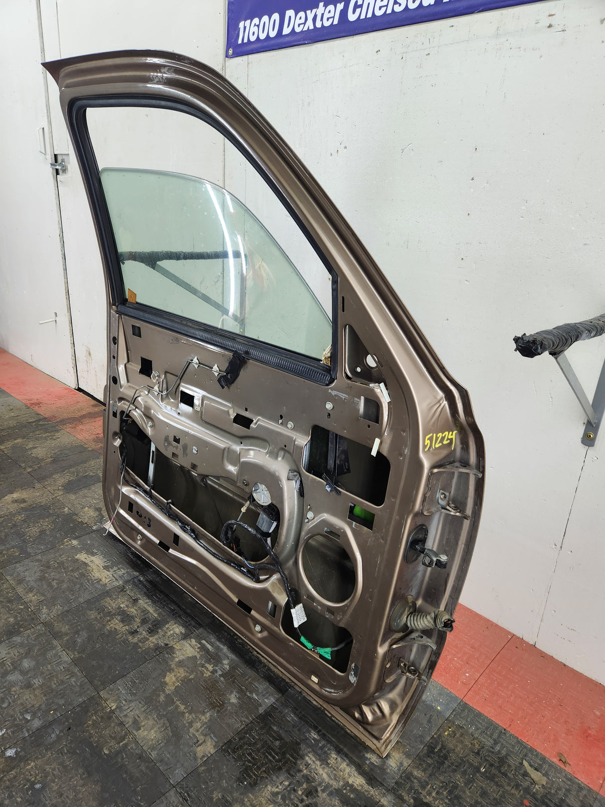 1999-2006 Chevrolet Silverado / GMC Sierra 1500 2500 3500 HD Front Driver side Door LH