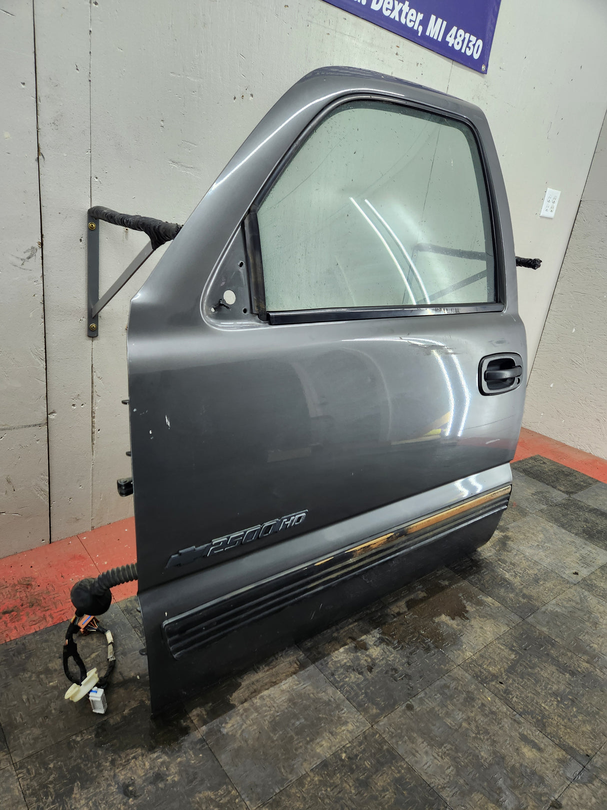 1999-2006 Chevrolet Silverado / GMC Sierra 1500 2500 3500 HD Driver Side Front Door LH