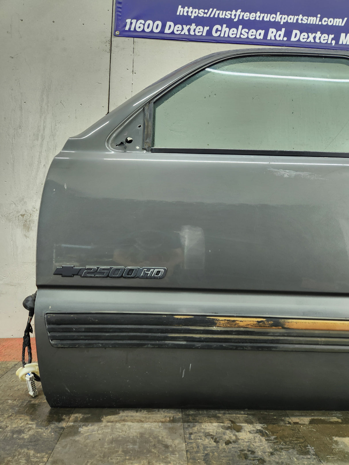 1999-2006 Chevrolet Silverado / GMC Sierra 1500 2500 3500 HD Driver Side Front Door LH