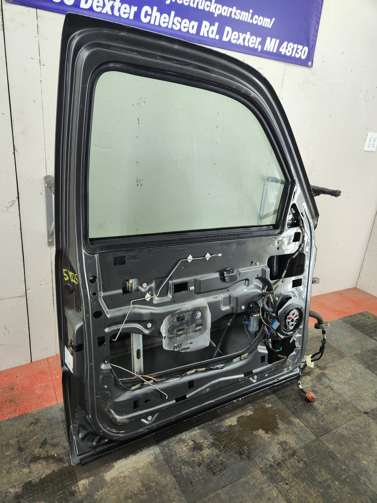 1999-2006 Chevrolet Silverado / GMC Sierra 1500 2500 3500 HD Driver Side Front Door LH