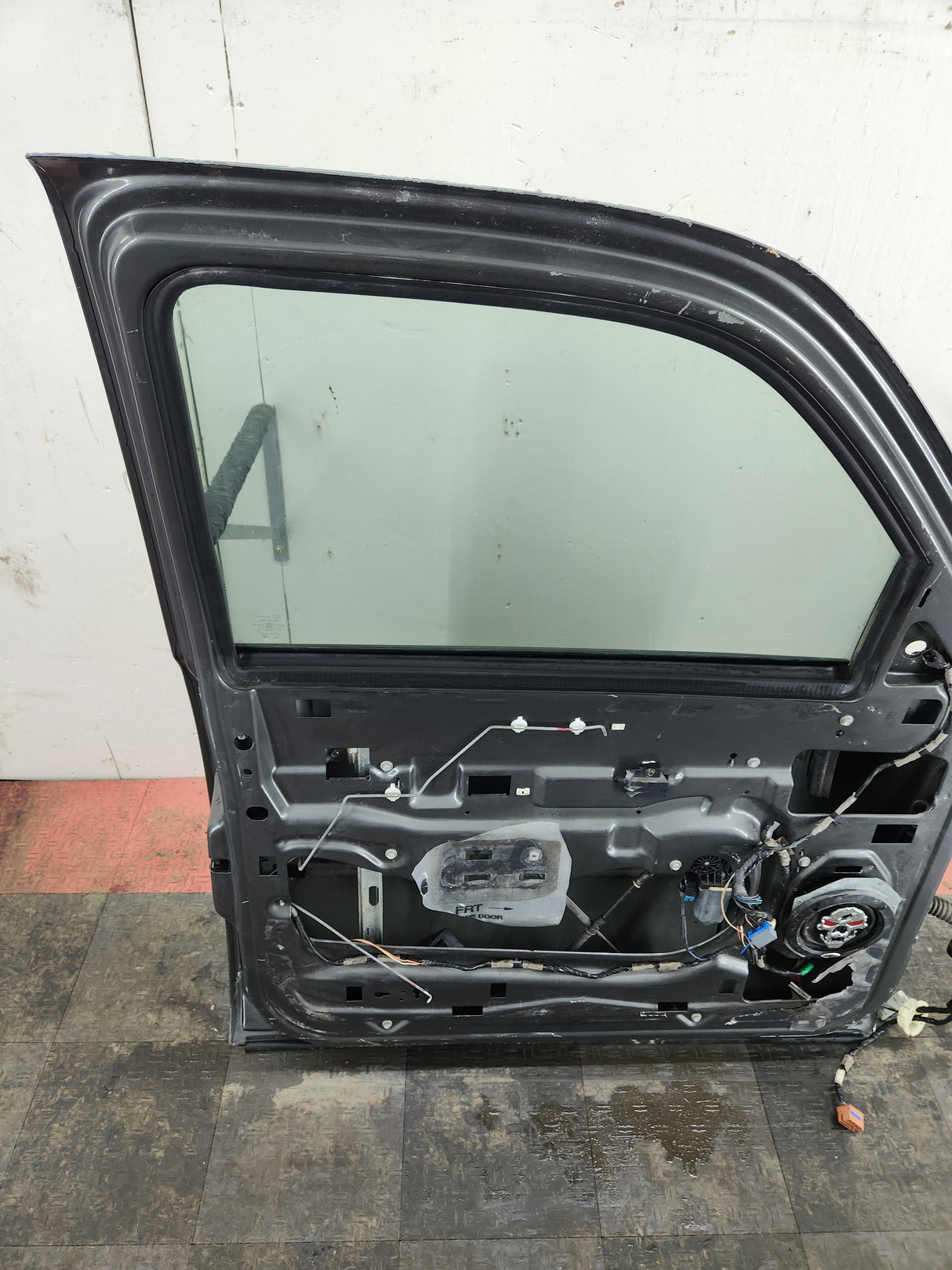 1999-2006 Chevrolet Silverado / GMC Sierra 1500 2500 3500 HD Driver Side Front Door LH
