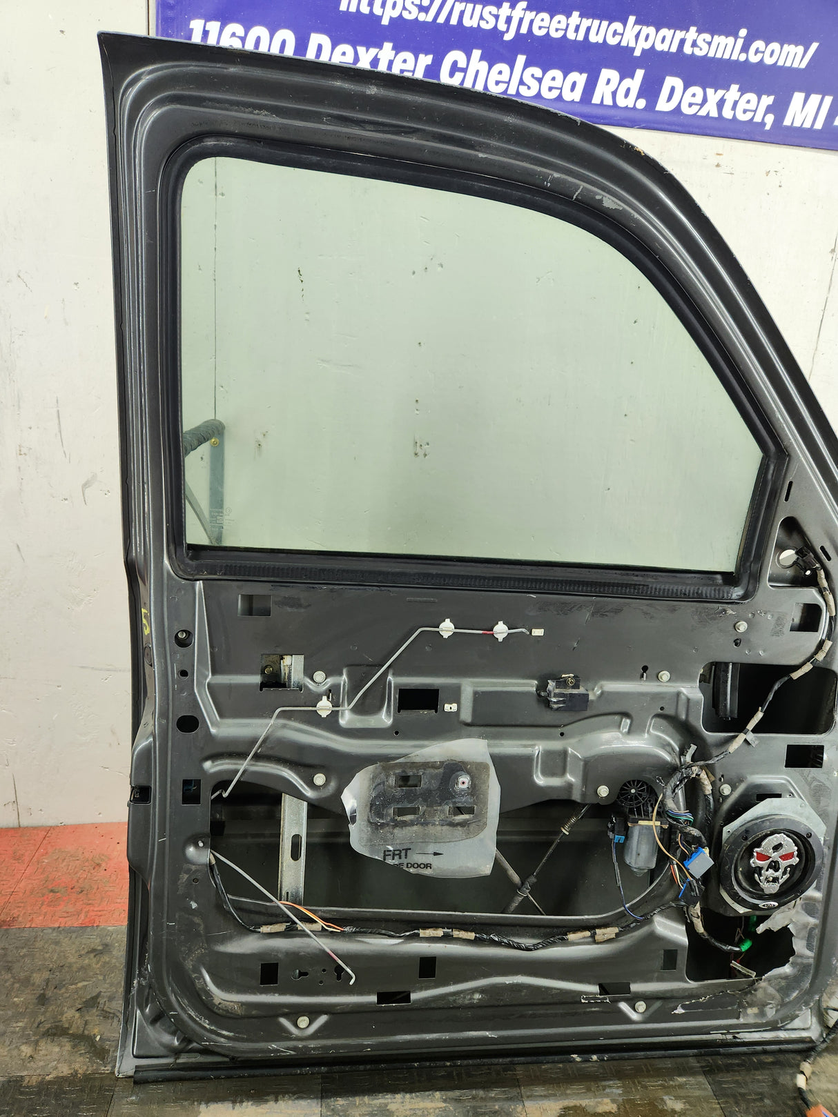 1999-2006 Chevrolet Silverado / GMC Sierra 1500 2500 3500 HD Driver Side Front Door LH