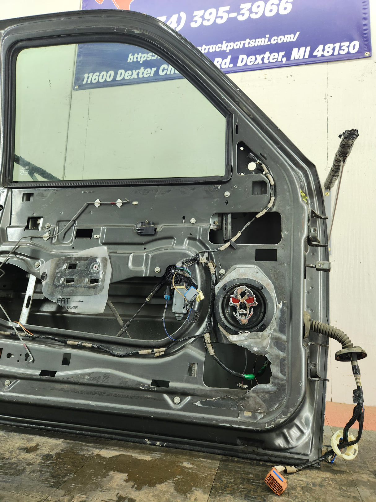 1999-2006 Chevrolet Silverado / GMC Sierra 1500 2500 3500 HD Driver Side Front Door LH