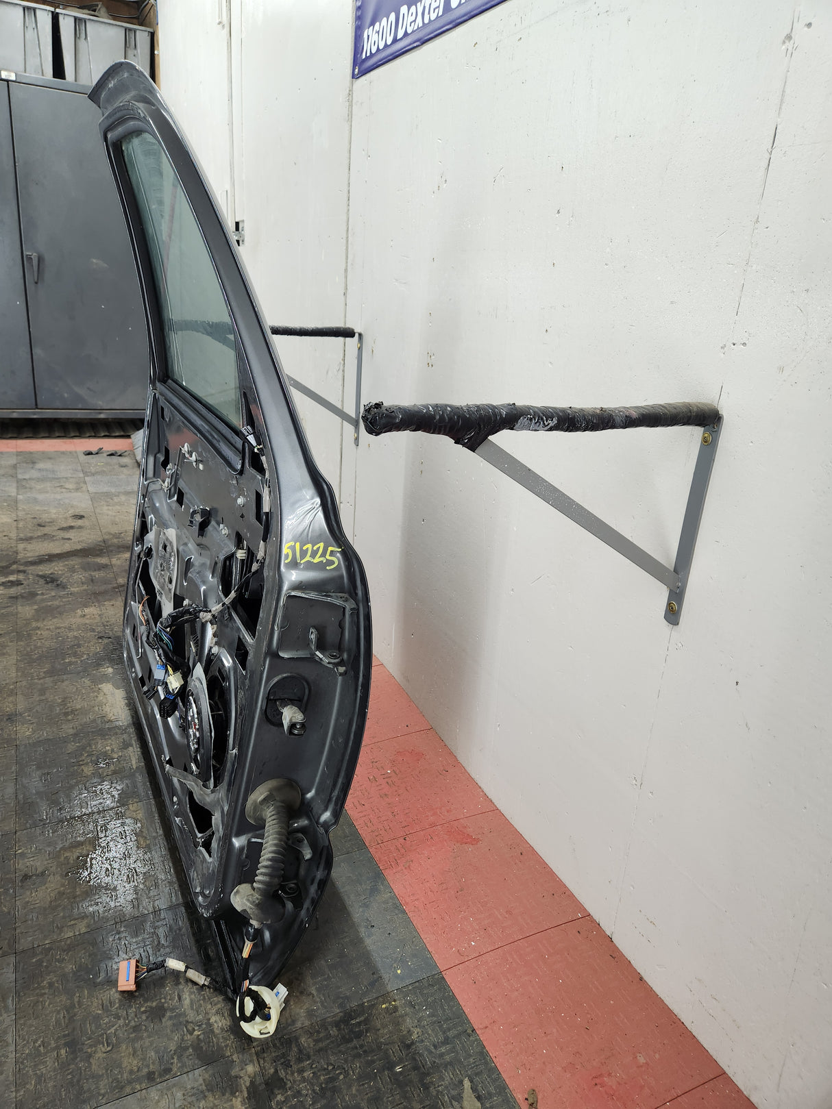 1999-2006 Chevrolet Silverado / GMC Sierra 1500 2500 3500 HD Driver Side Front Door LH