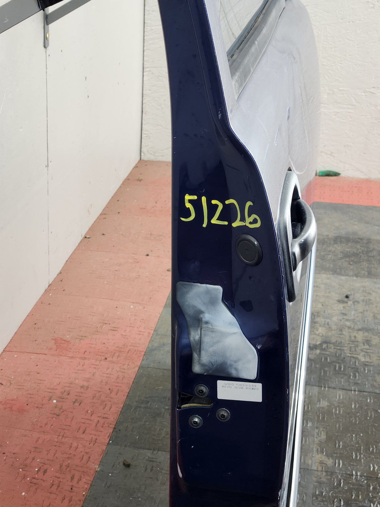 1999-2006 Chevrolet Silverado / GMC Sierra 1500 2500 3500 HD Front Passenger side Door RH