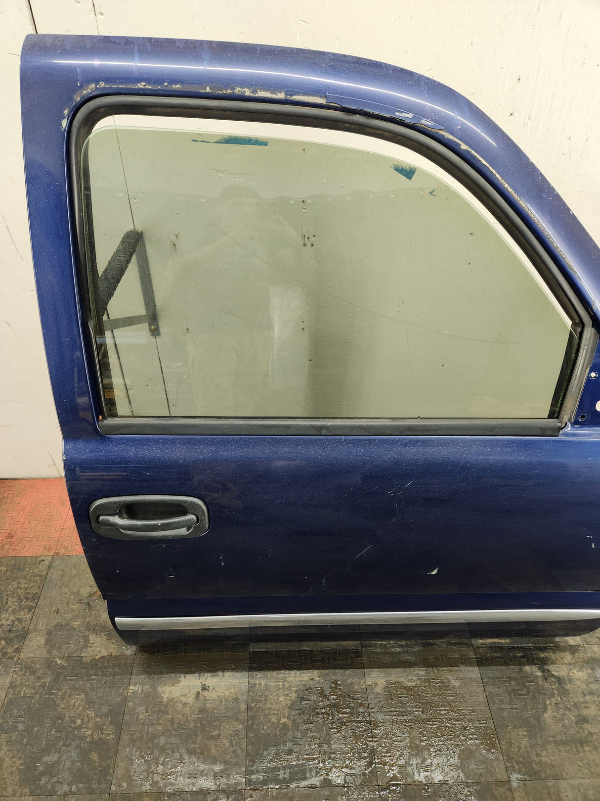 1999-2006 Chevrolet Silverado / GMC Sierra 1500 2500 3500 HD Front Passenger side Door RH