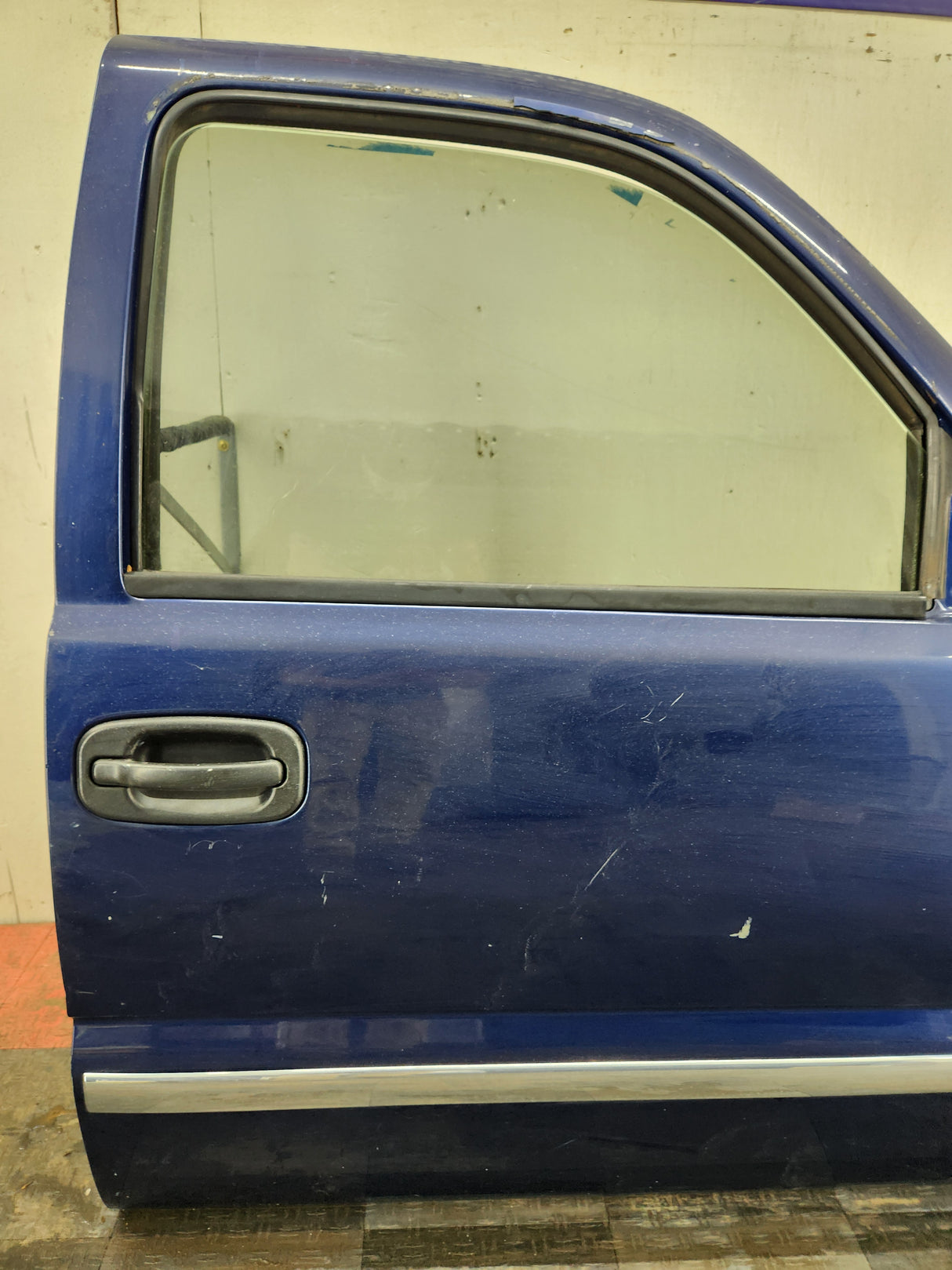 1999-2006 Chevrolet Silverado / GMC Sierra 1500 2500 3500 HD Front Passenger side Door RH