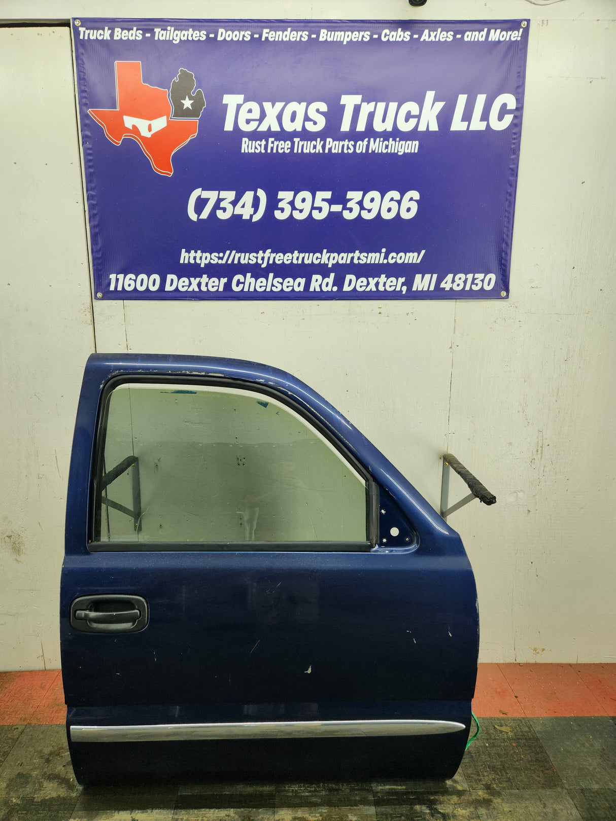 1999-2006 Chevrolet Silverado / GMC Sierra 1500 2500 3500 HD Front Passenger side Door RH