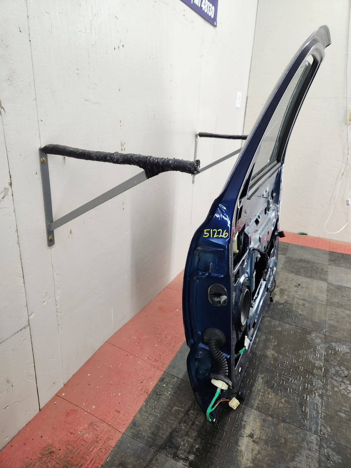 1999-2006 Chevrolet Silverado / GMC Sierra 1500 2500 3500 HD Front Passenger side Door RH