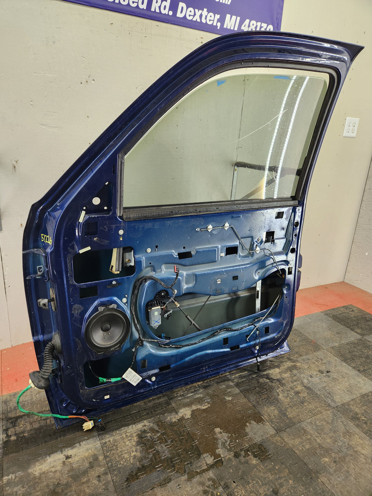 1999-2006 Chevrolet Silverado / GMC Sierra 1500 2500 3500 HD Front Passenger side Door RH