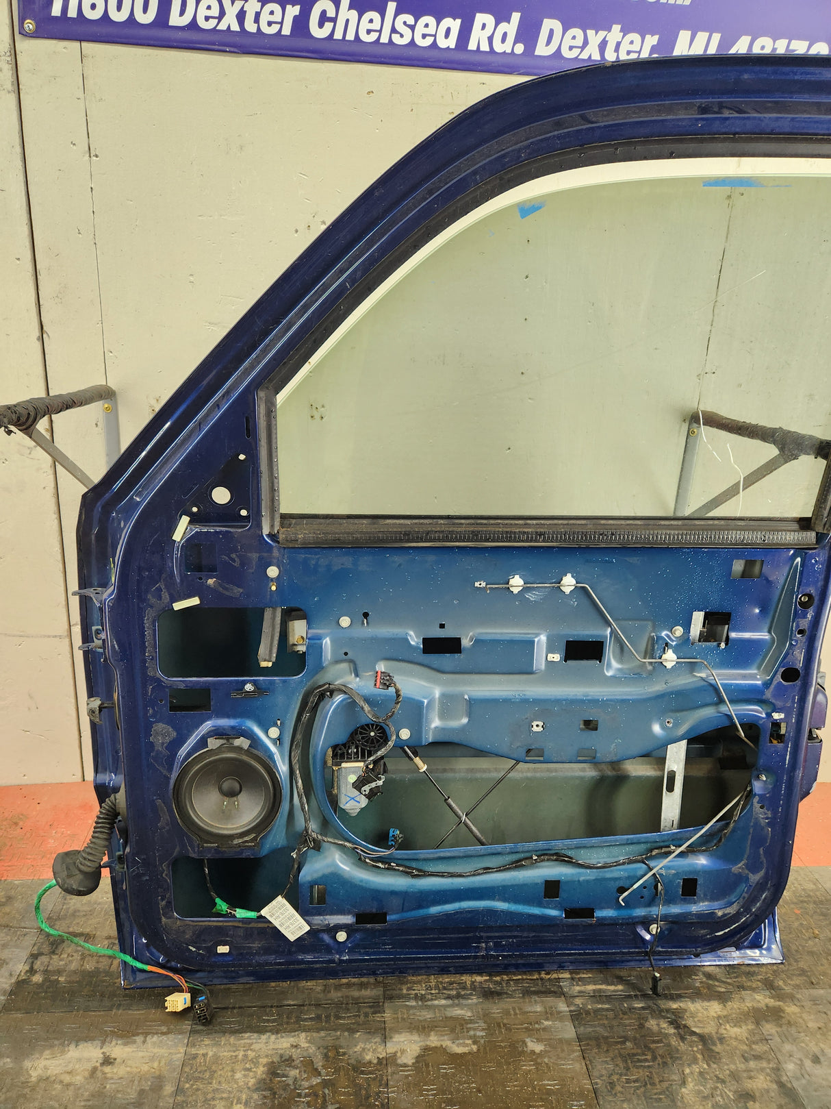 1999-2006 Chevrolet Silverado / GMC Sierra 1500 2500 3500 HD Front Passenger side Door RH