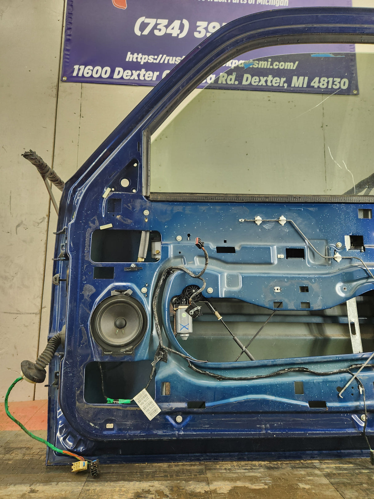 1999-2006 Chevrolet Silverado / GMC Sierra 1500 2500 3500 HD Front Passenger side Door RH