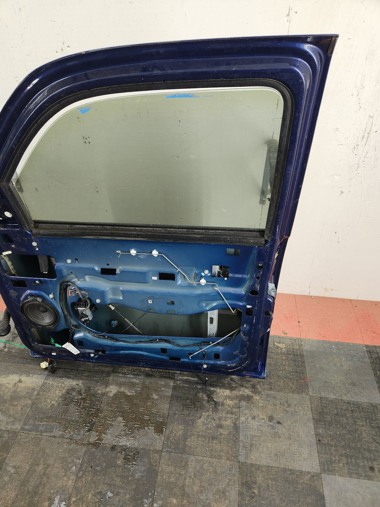 1999-2006 Chevrolet Silverado / GMC Sierra 1500 2500 3500 HD Front Passenger side Door RH