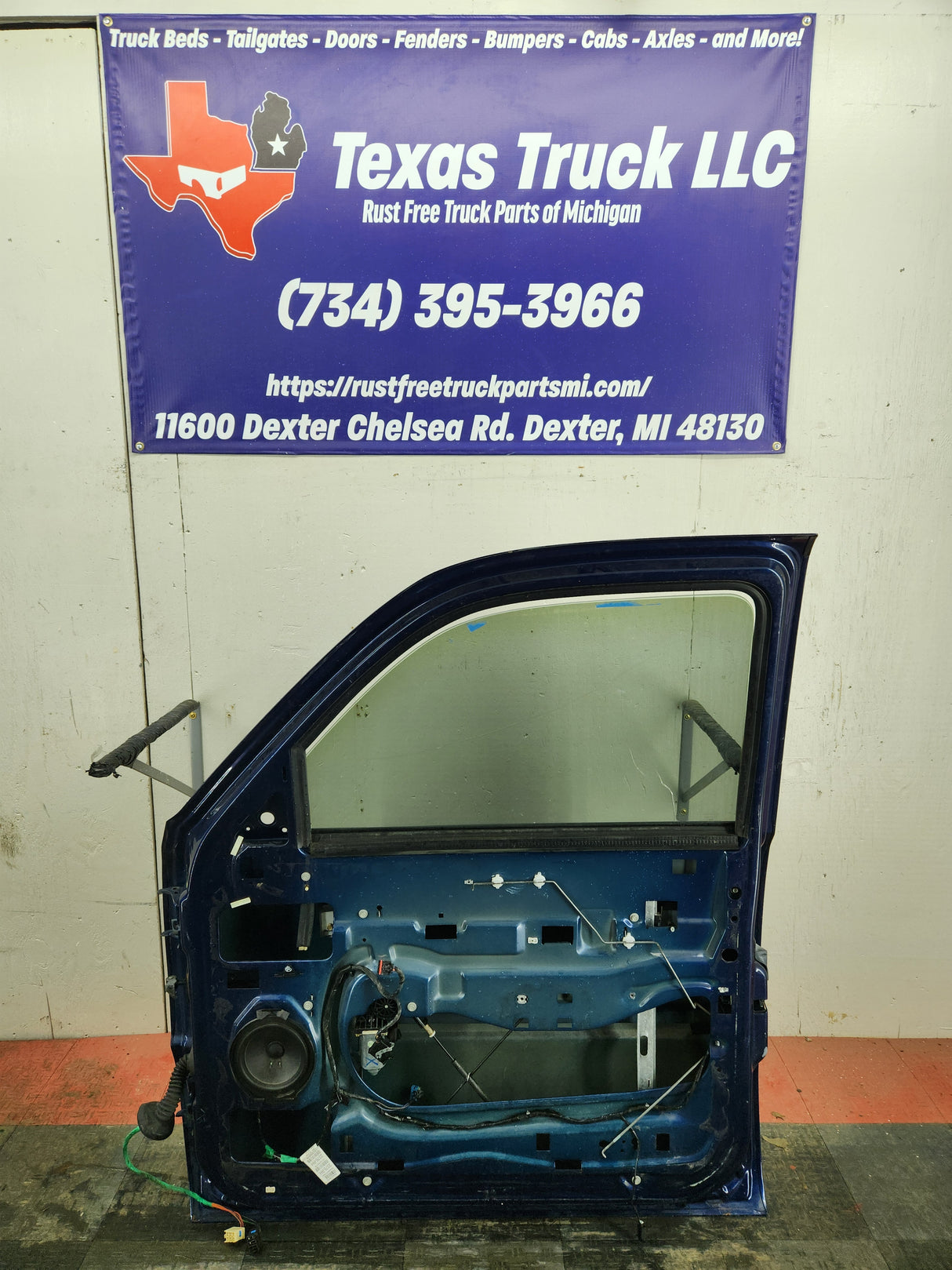 1999-2006 Chevrolet Silverado / GMC Sierra 1500 2500 3500 HD Front Passenger side Door RH