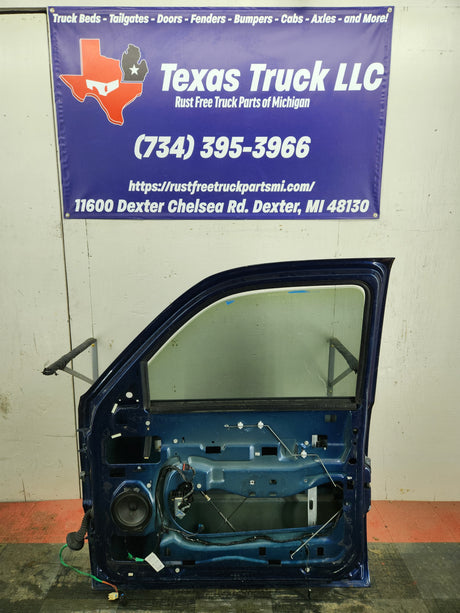 1999-2006 Chevrolet Silverado / GMC Sierra 1500 2500 3500 HD Front Passenger side Door RH