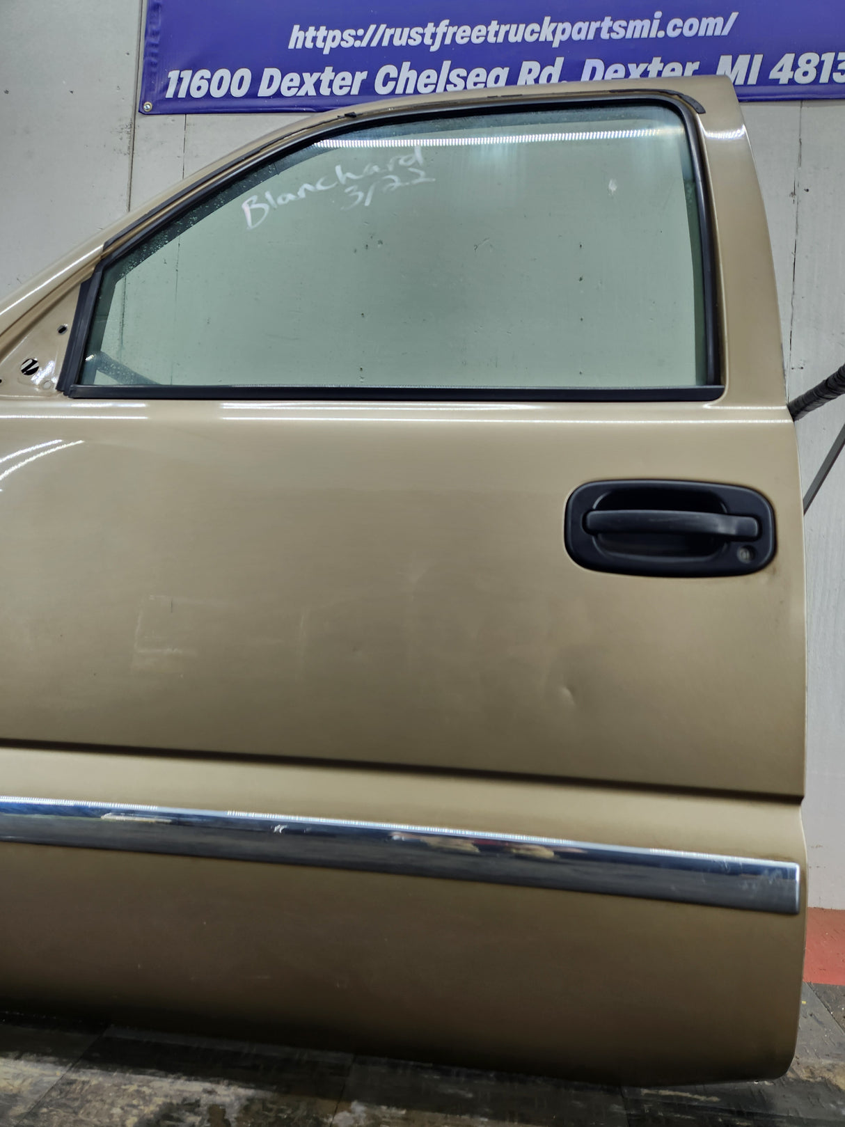 1999-2006 Chevrolet Silverado / GMC Sierra 1500 2500 3500 HD Front Driver side Door LH