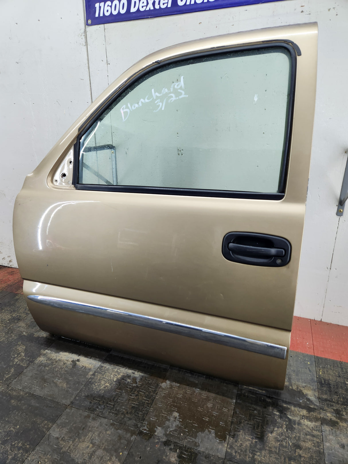 1999-2006 Chevrolet Silverado / GMC Sierra 1500 2500 3500 HD Front Driver side Door LH