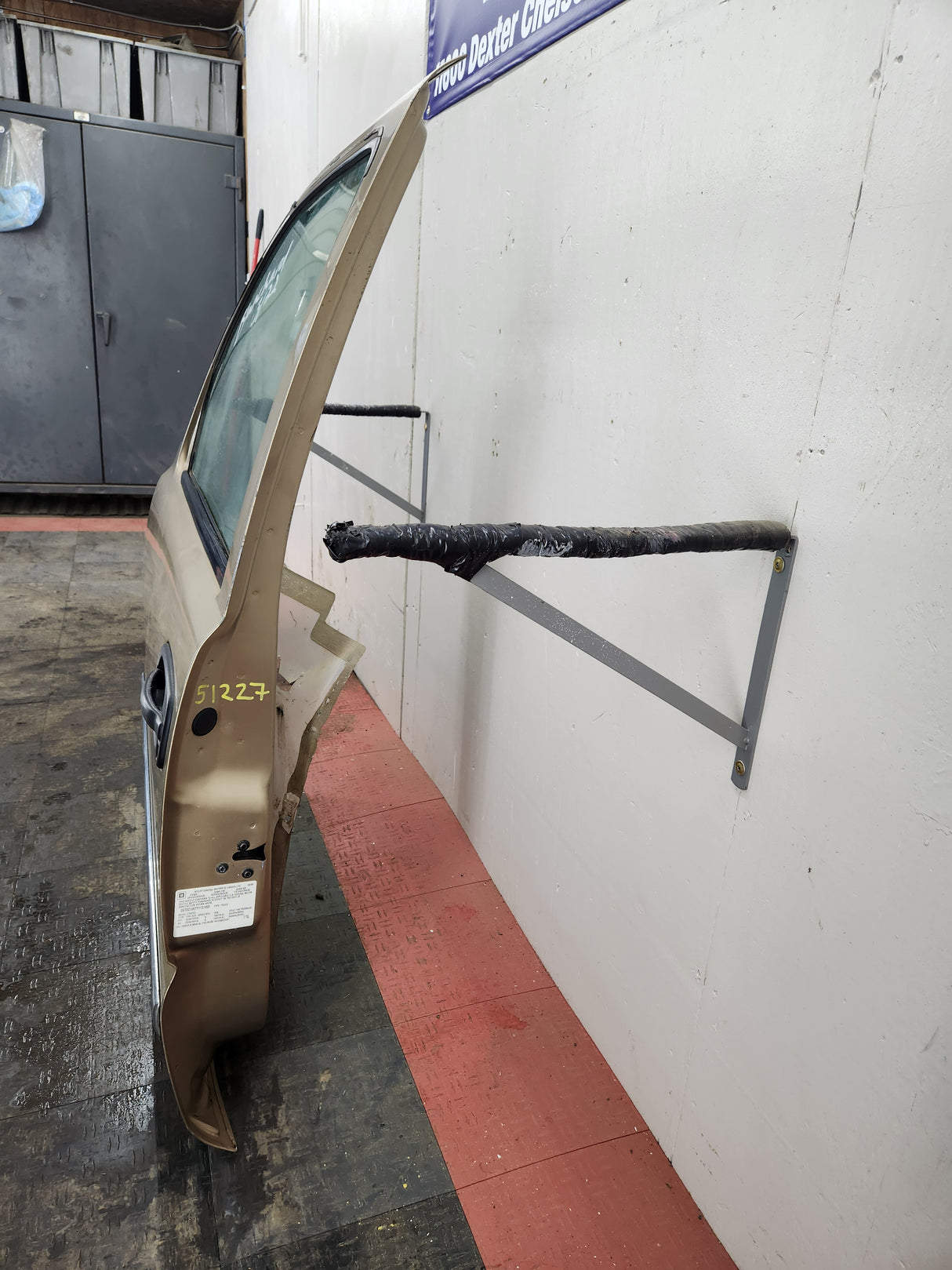 1999-2006 Chevrolet Silverado / GMC Sierra 1500 2500 3500 HD Front Driver side Door LH