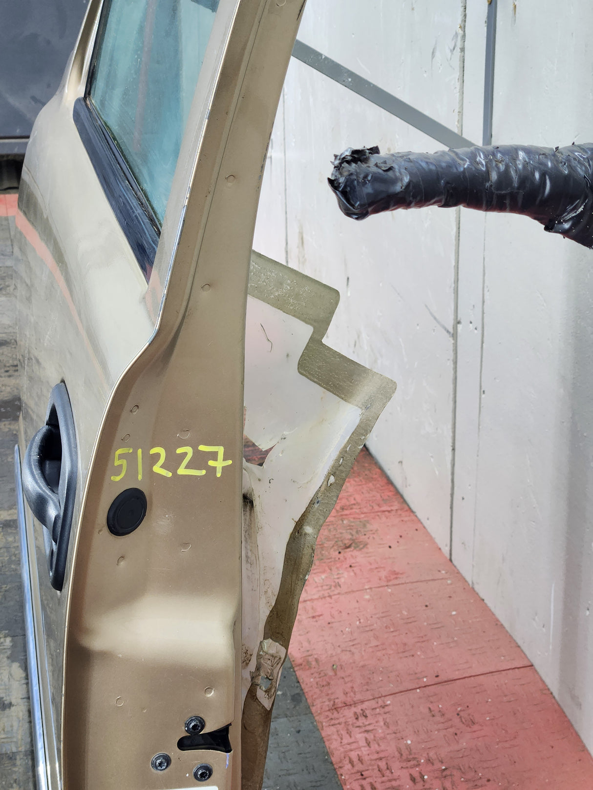 1999-2006 Chevrolet Silverado / GMC Sierra 1500 2500 3500 HD Front Driver side Door LH