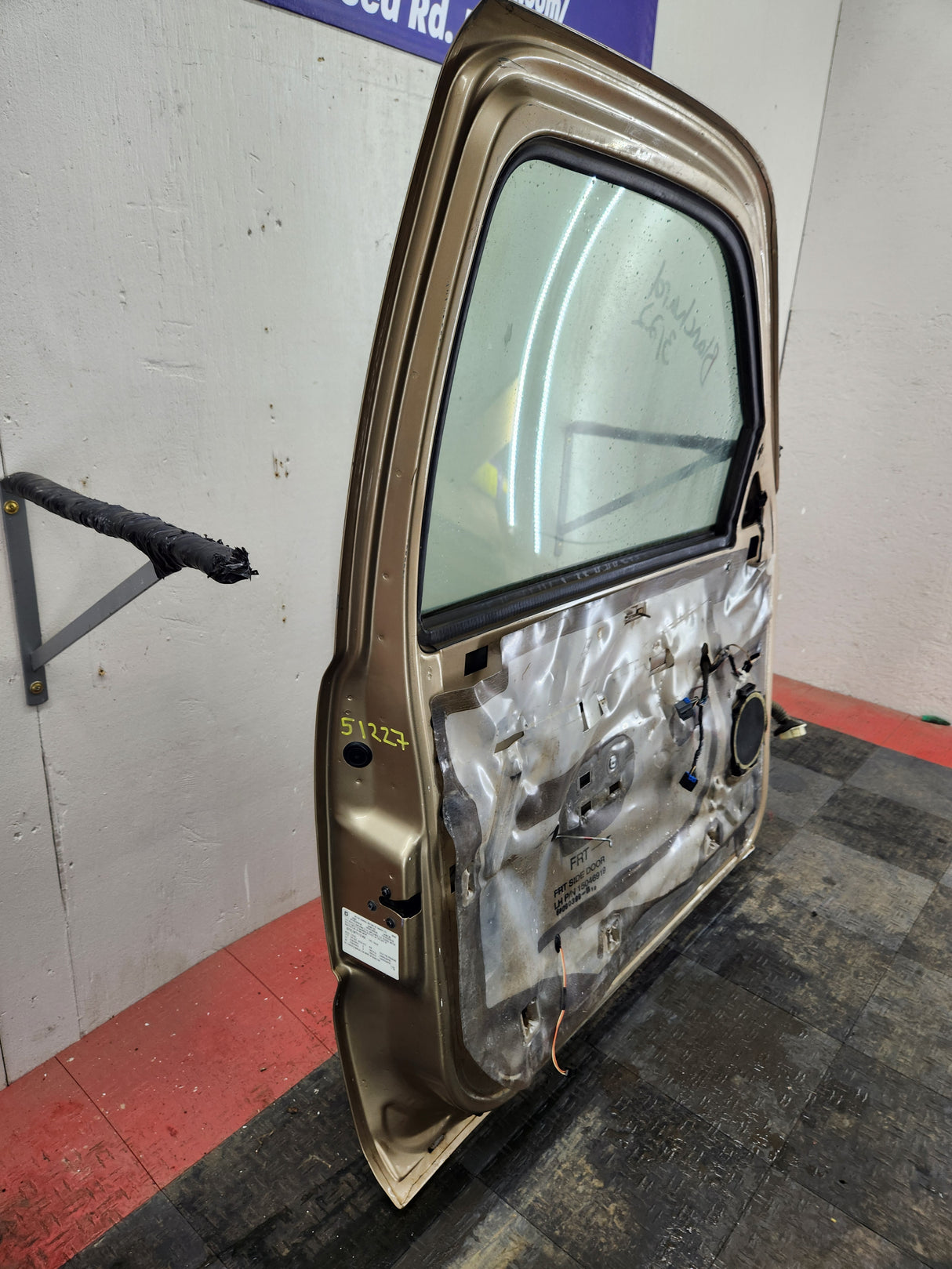 1999-2006 Chevrolet Silverado / GMC Sierra 1500 2500 3500 HD Front Driver side Door LH