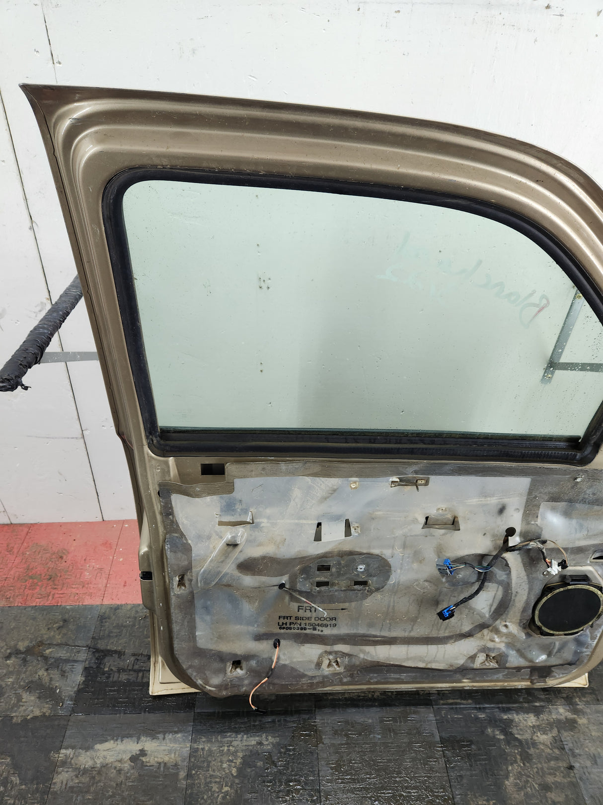 1999-2006 Chevrolet Silverado / GMC Sierra 1500 2500 3500 HD Front Driver side Door LH