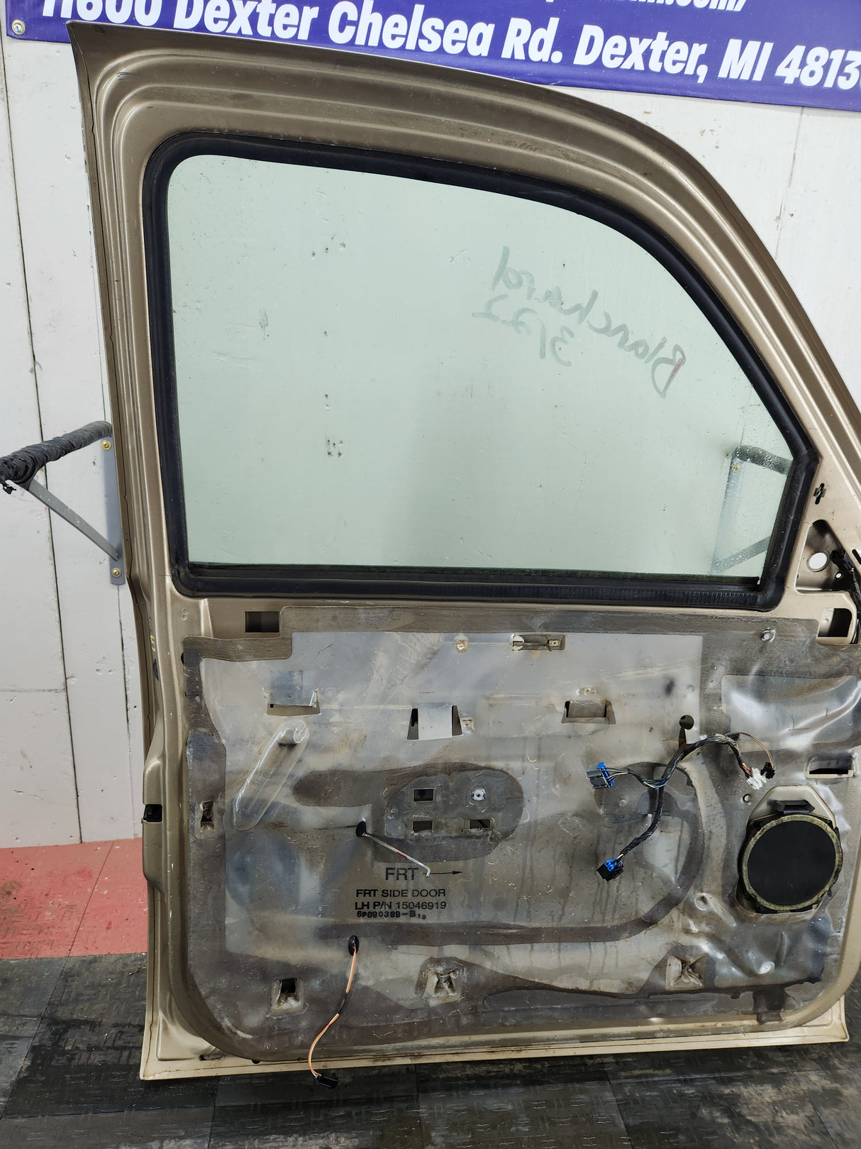 1999-2006 Chevrolet Silverado / GMC Sierra 1500 2500 3500 HD Front Driver side Door LH