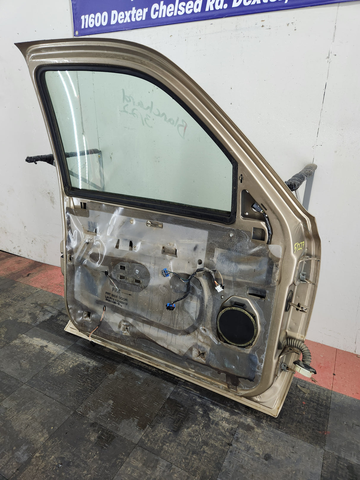 1999-2006 Chevrolet Silverado / GMC Sierra 1500 2500 3500 HD Front Driver side Door LH