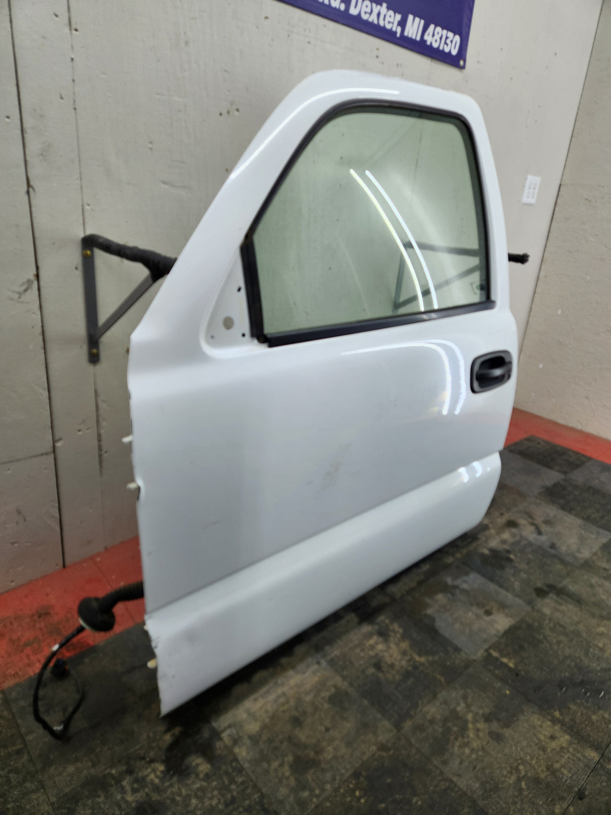 1999-2006 Chevrolet Silverado / GMC Sierra 1500 2500 3500 HD Front Driver Side Door LH