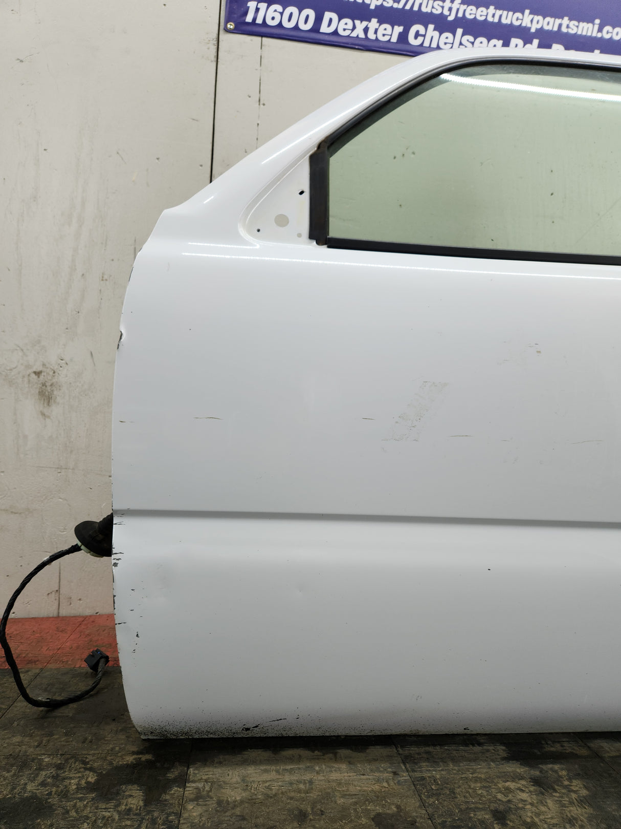 1999-2006 Chevrolet Silverado / GMC Sierra 1500 2500 3500 HD Front Driver Side Door LH