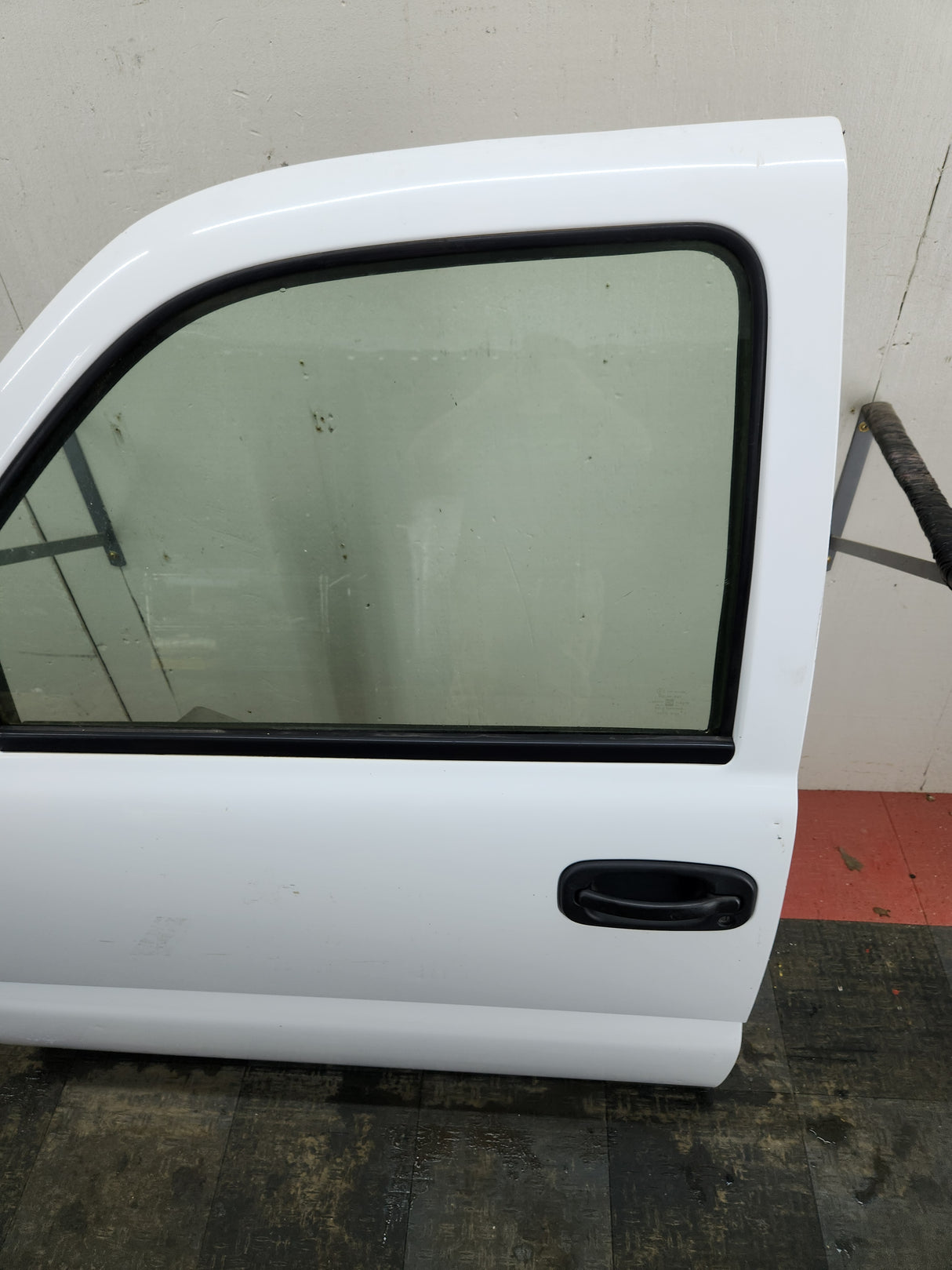 1999-2006 Chevrolet Silverado / GMC Sierra 1500 2500 3500 HD Front Driver Side Door LH
