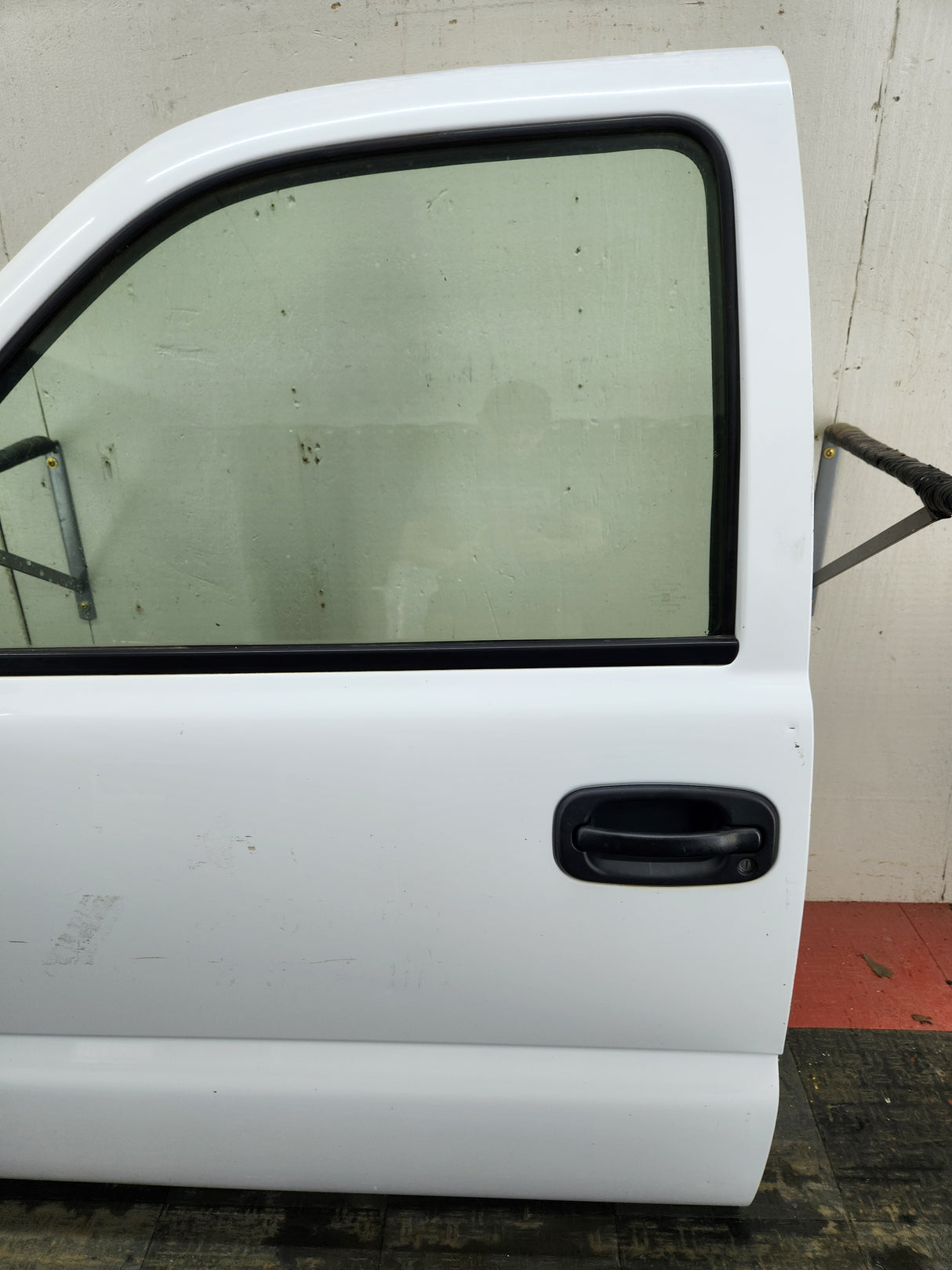 1999-2006 Chevrolet Silverado / GMC Sierra 1500 2500 3500 HD Front Driver Side Door LH