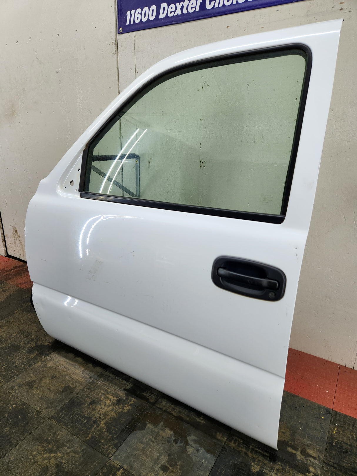 1999-2006 Chevrolet Silverado / GMC Sierra 1500 2500 3500 HD Front Driver Side Door LH