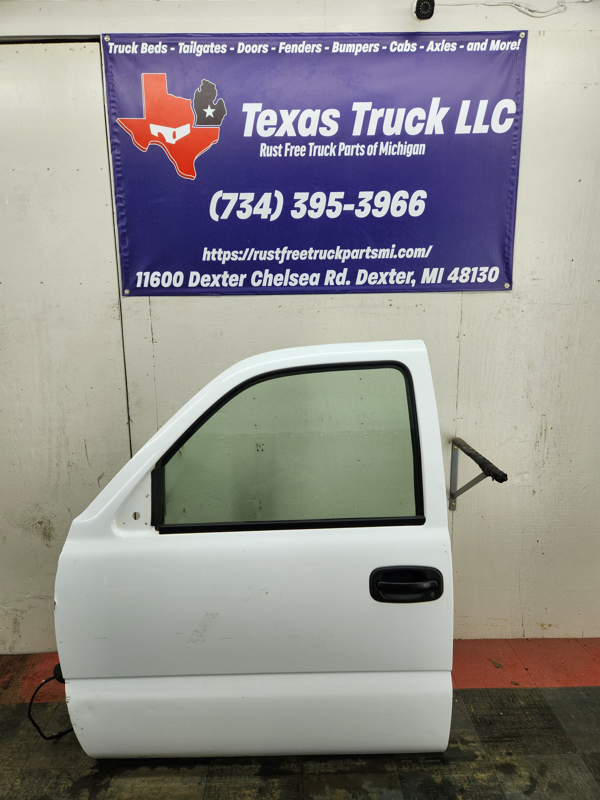 1999-2006 Chevrolet Silverado / GMC Sierra 1500 2500 3500 HD Front Driver Side Door LH