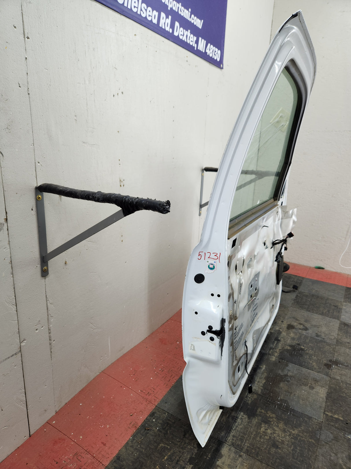 1999-2006 Chevrolet Silverado / GMC Sierra 1500 2500 3500 HD Front Driver Side Door LH