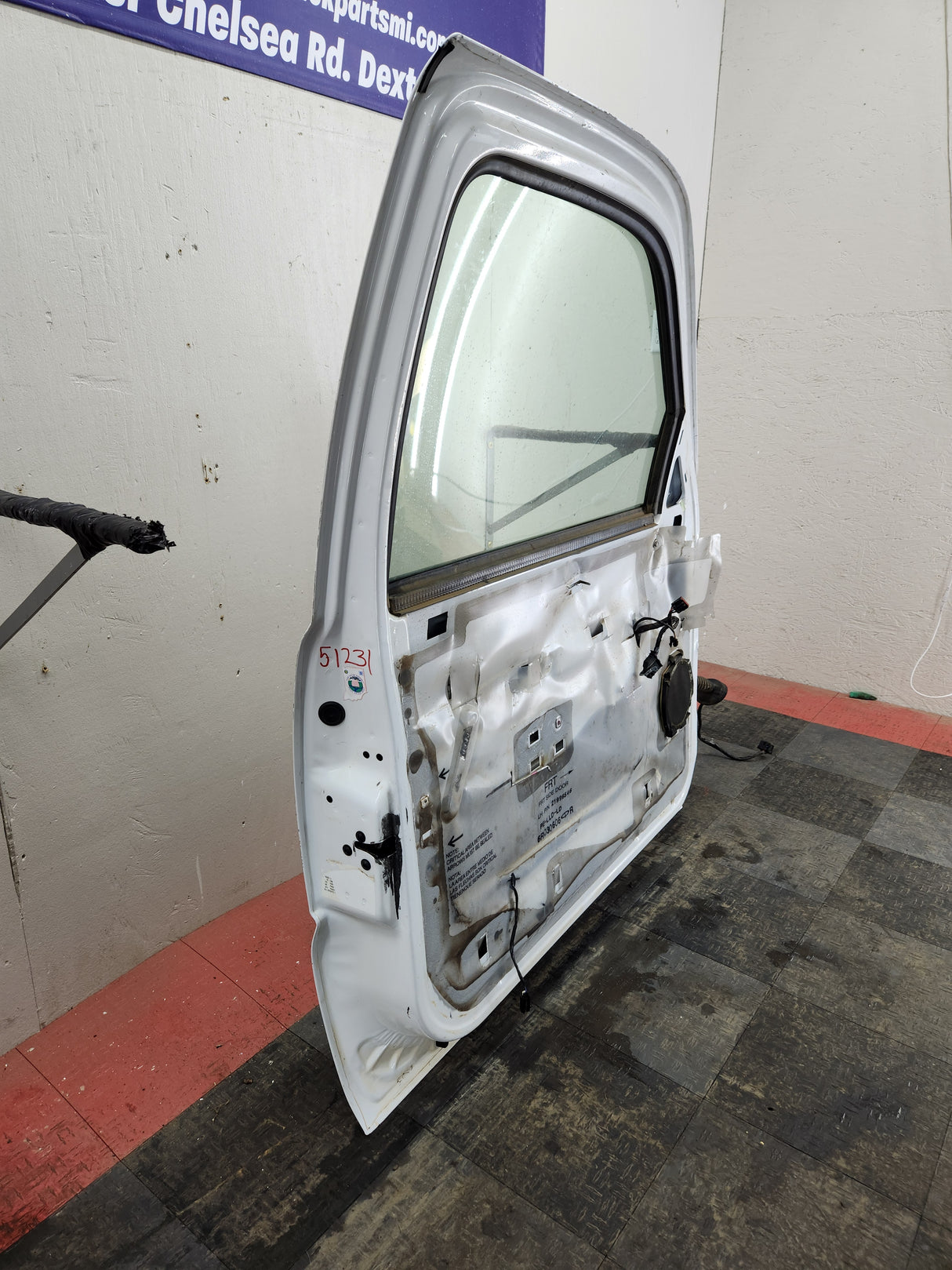 1999-2006 Chevrolet Silverado / GMC Sierra 1500 2500 3500 HD Front Driver Side Door LH