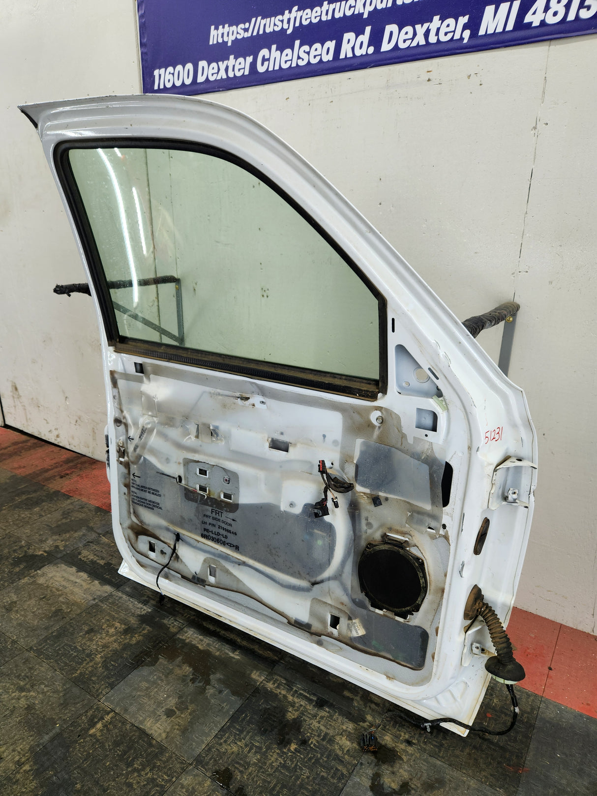 1999-2006 Chevrolet Silverado / GMC Sierra 1500 2500 3500 HD Front Driver Side Door LH
