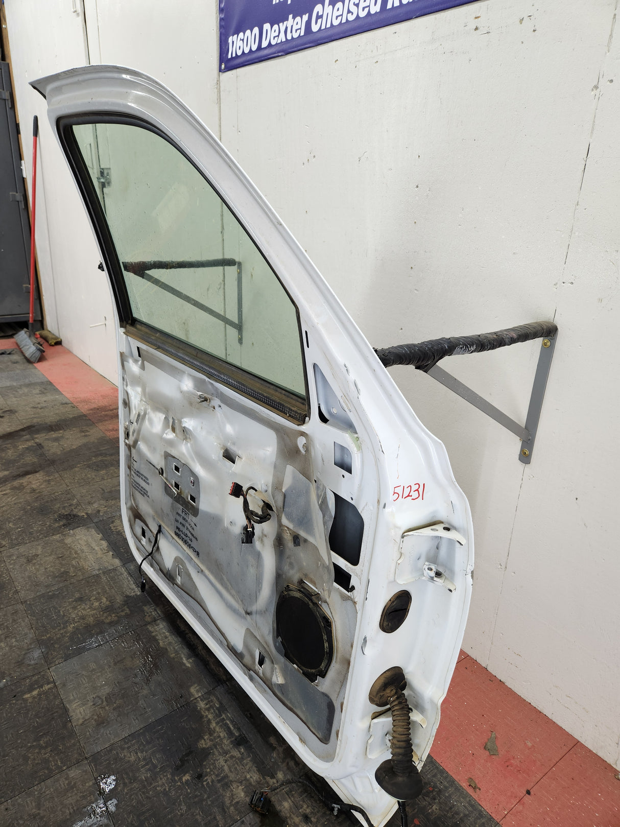 1999-2006 Chevrolet Silverado / GMC Sierra 1500 2500 3500 HD Front Driver Side Door LH
