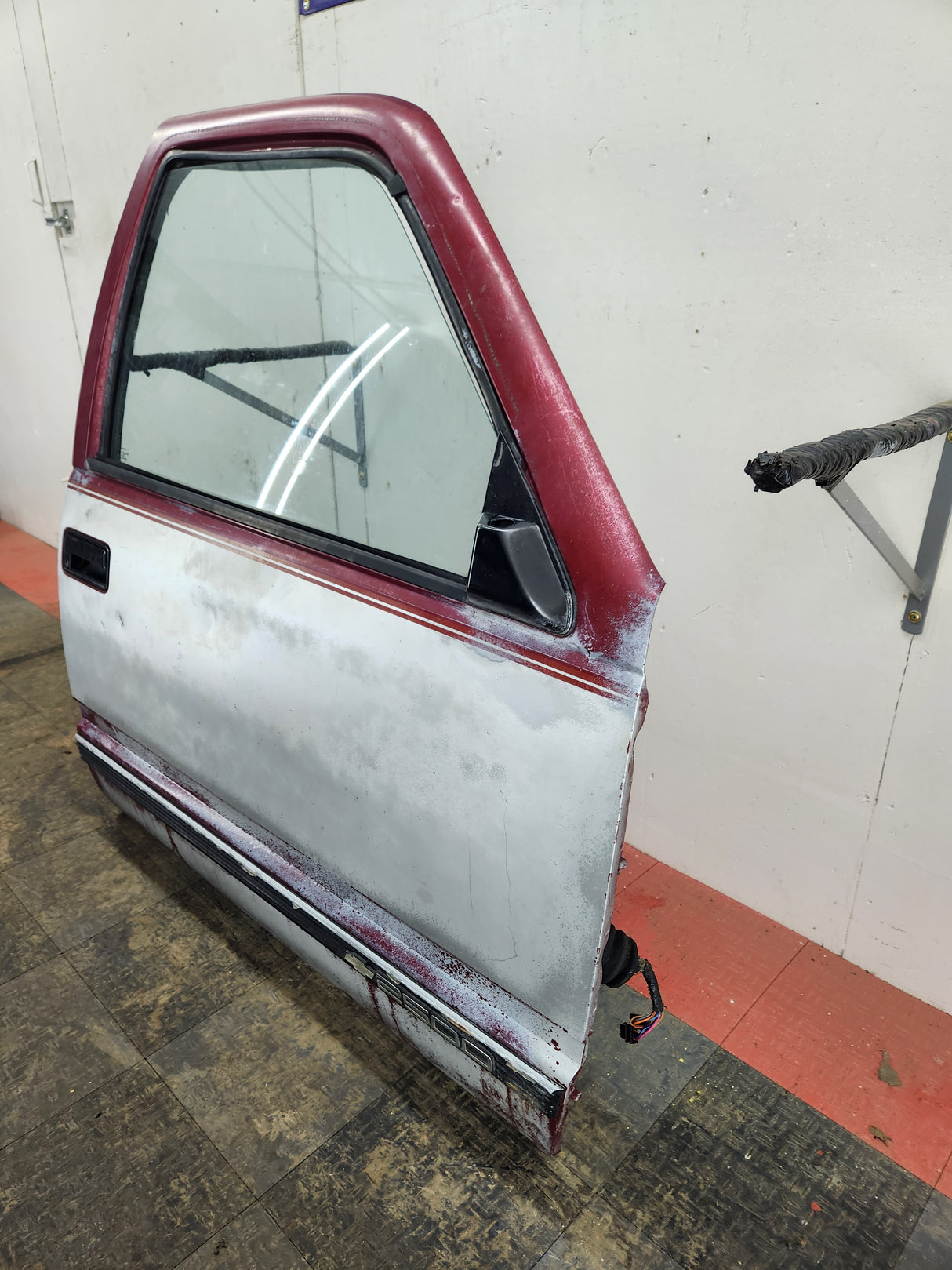 1988-2000 Chevrolet Silverado Suburban GMC Sierra RH Front Passenger Door 1500 2500 3500