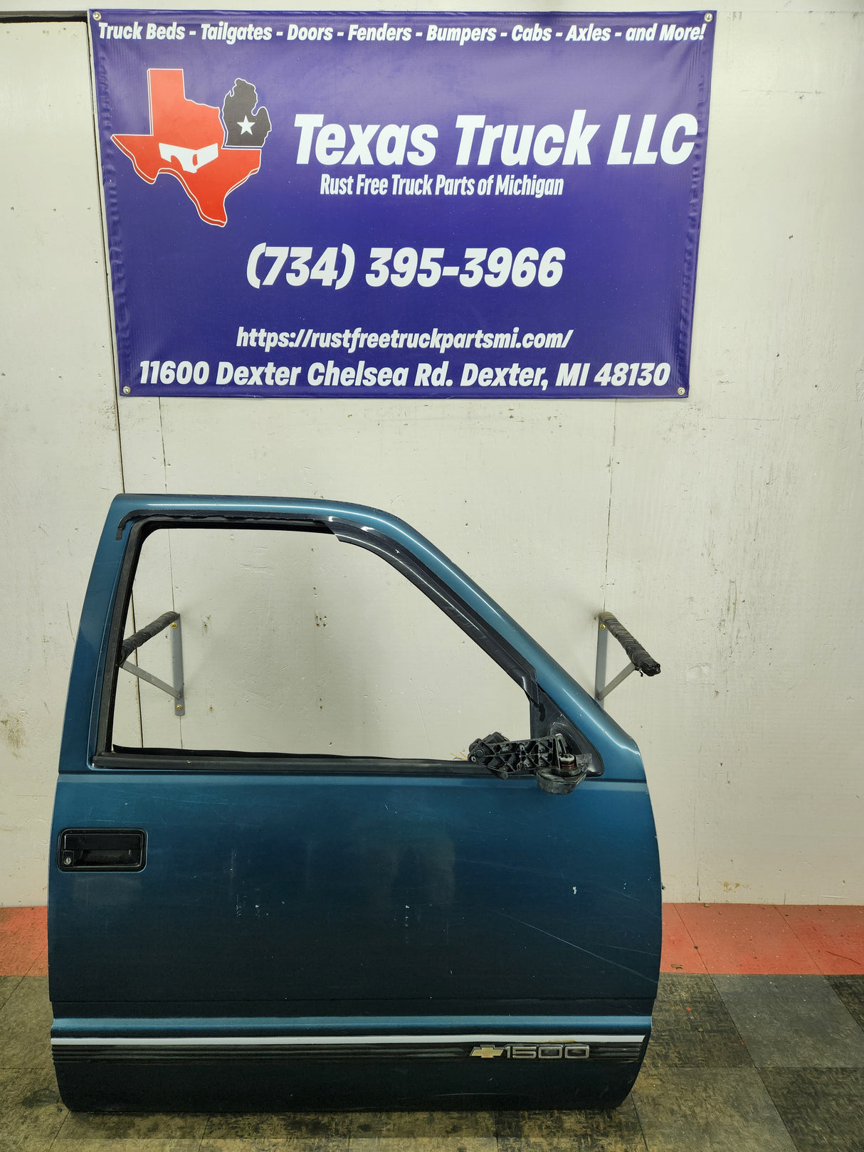1988-2000 Chevrolet Silverado Suburban GMC Sierra RH Front Passenger Door