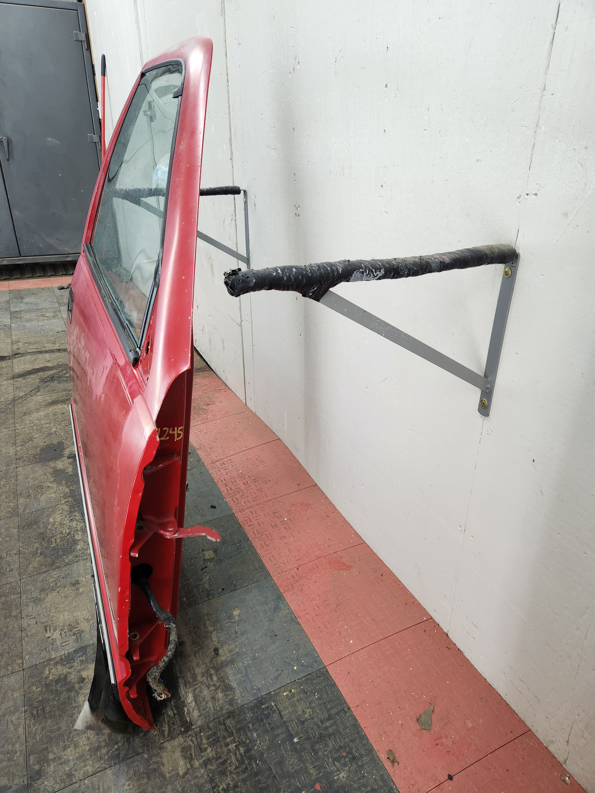 1988-2000 Chevrolet Silverado Suburban GMC Sierra RH Front Passenger Door
