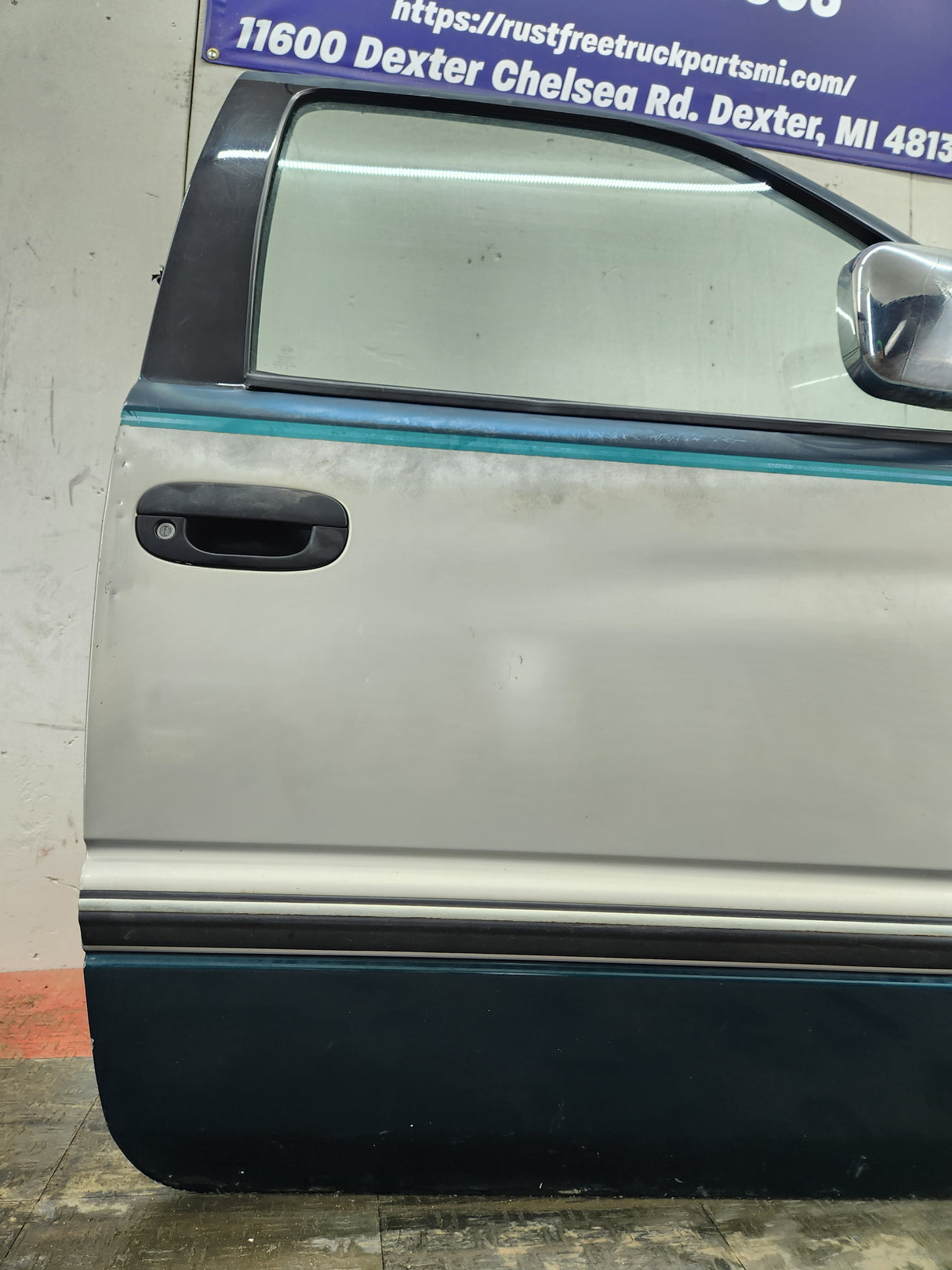1994-2002 Dodge Ram 2nd Gen RH Passenger Side Front Door Regular Cab / 2 Door Ext Cab 1500 2500 3500 ROUND CORNER