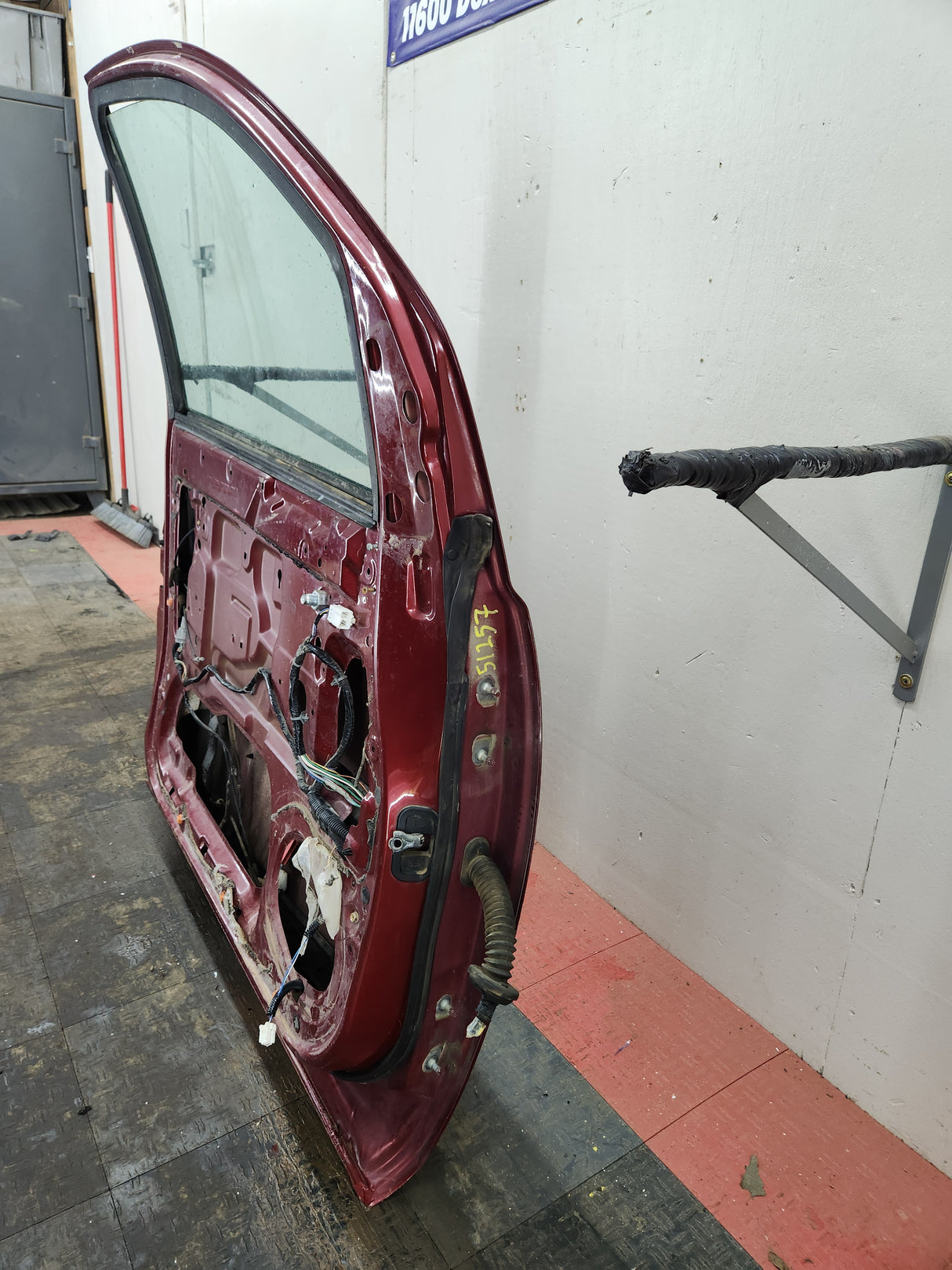 2004-2007 Nissan Titan Driver Side Front Door LH