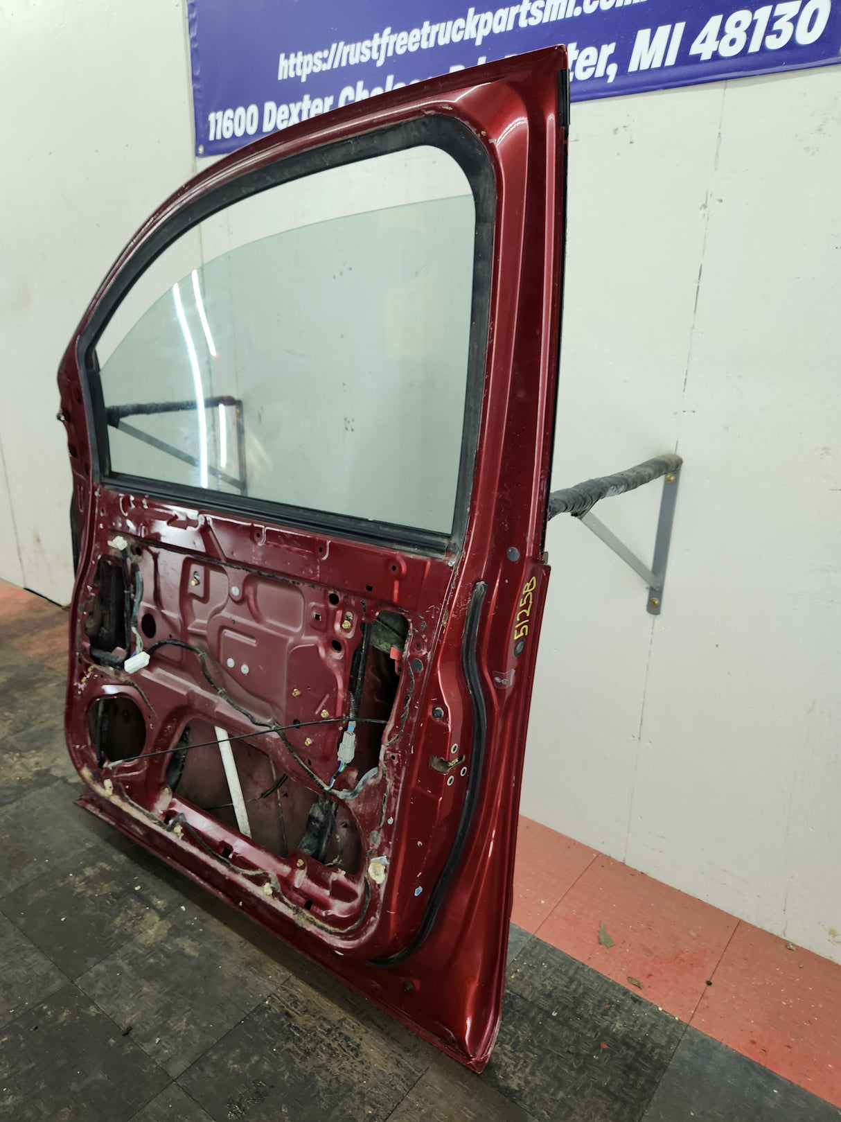 2004-2007 Nissan Titan Passenger Side Front Door RH