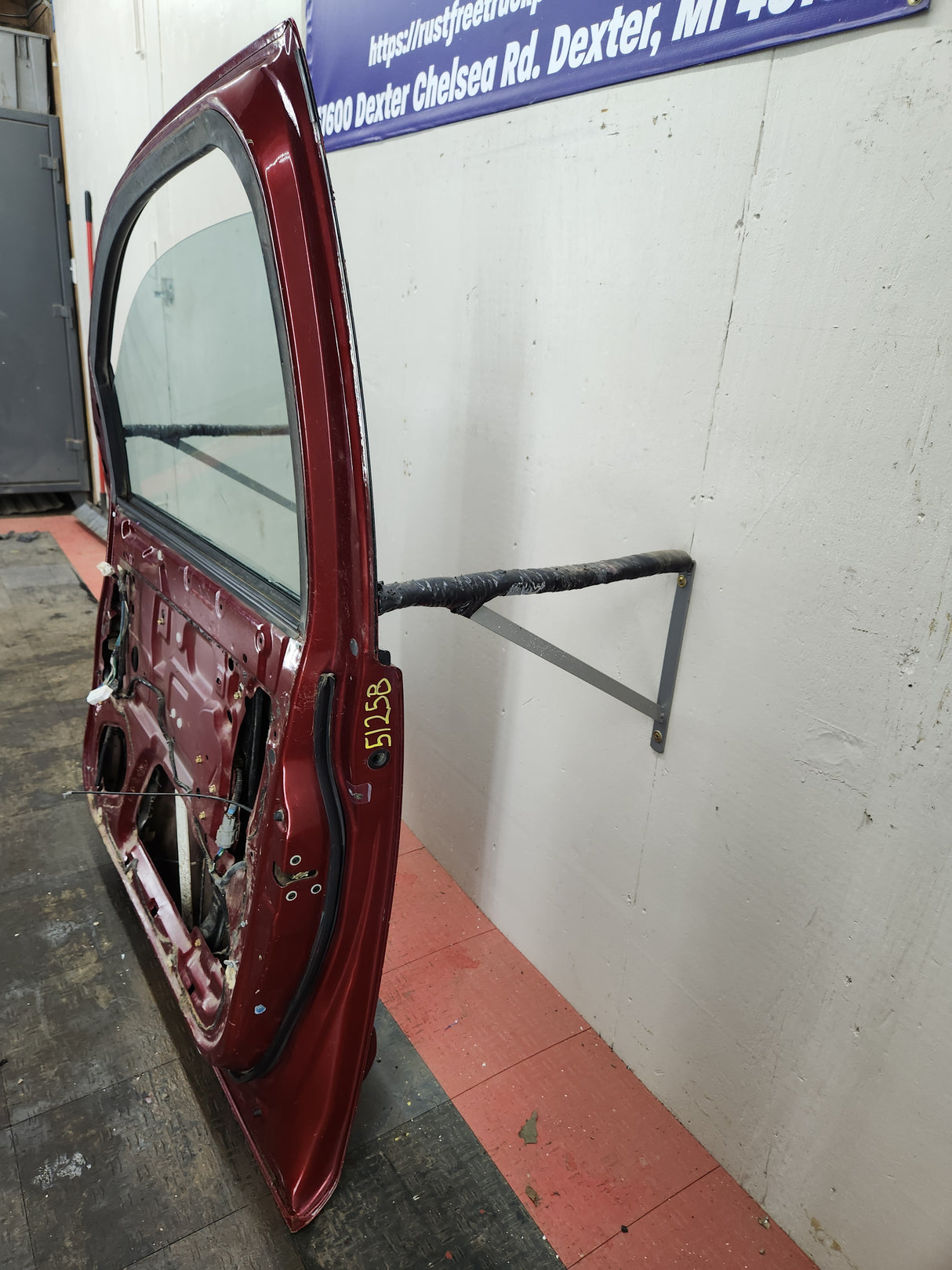 2004-2007 Nissan Titan Passenger Side Front Door RH