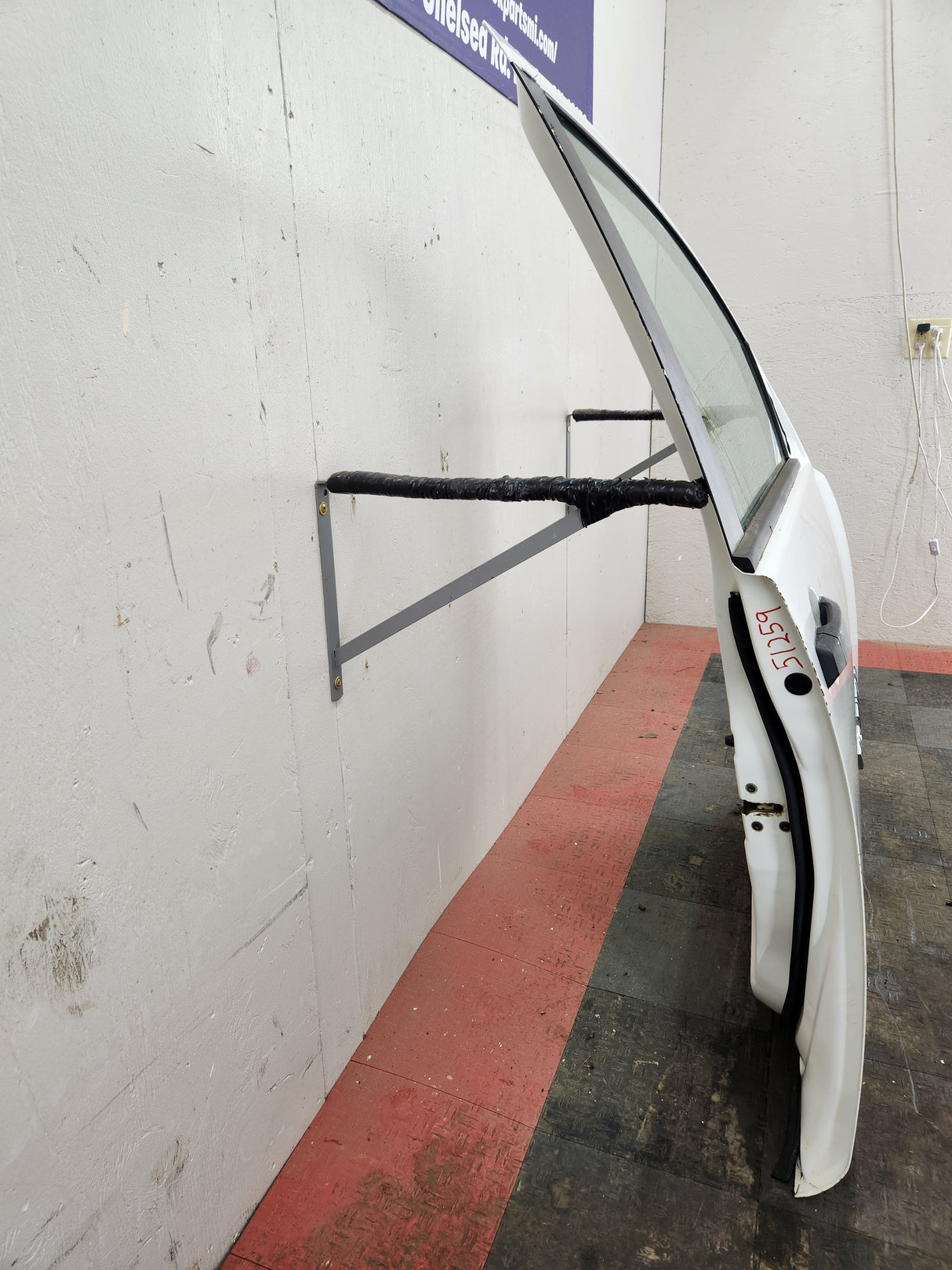 2004-2007 Nissan Titan Crew Cab Passenger Side Front Door RH