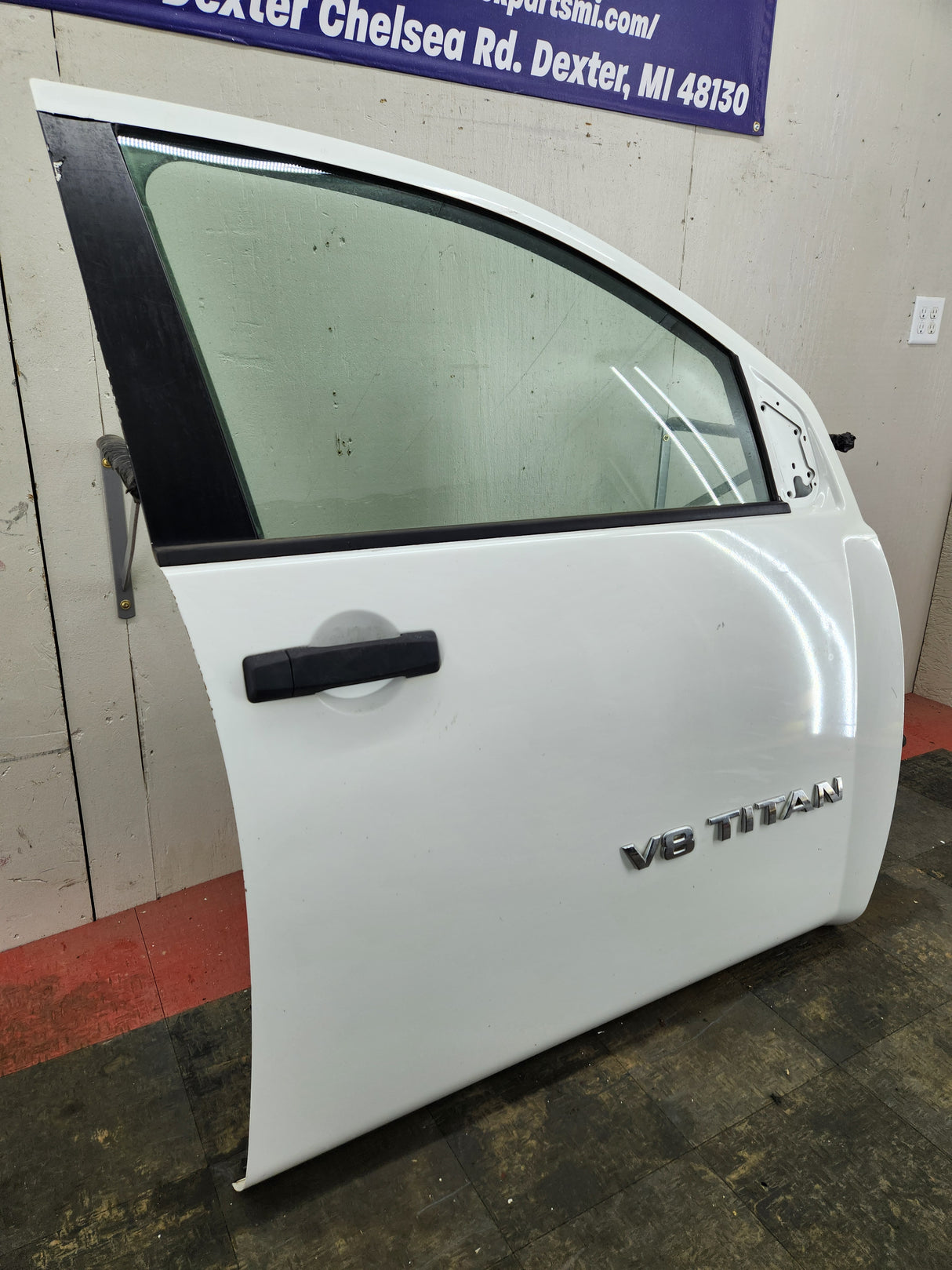 2004-2007 Nissan Titan Crew Cab Passenger Side Front Door RH