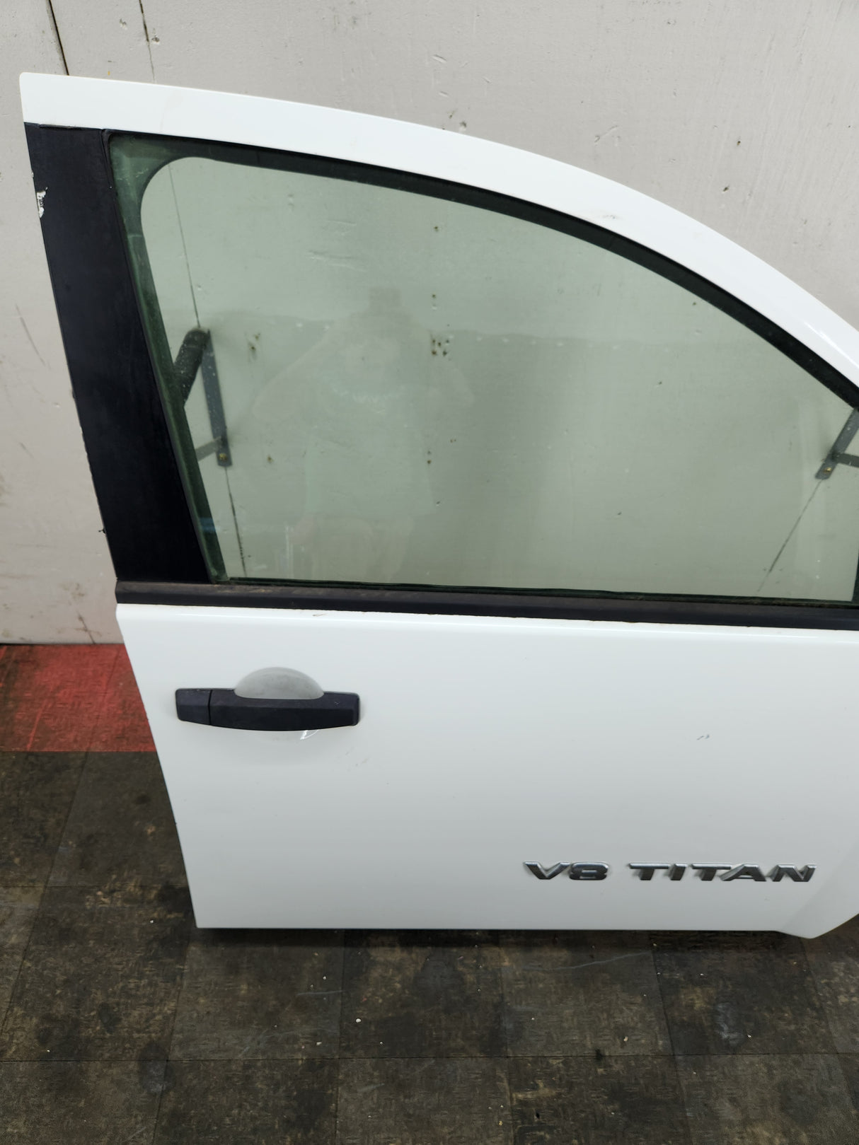 2004-2007 Nissan Titan Crew Cab Passenger Side Front Door RH