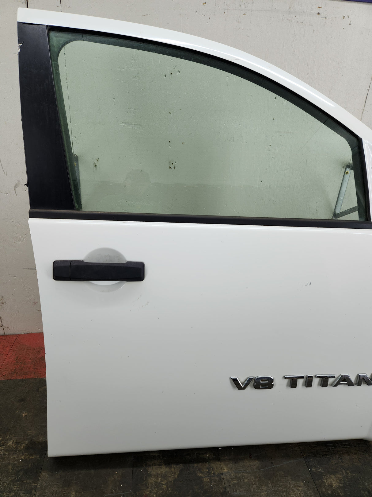 2004-2007 Nissan Titan Crew Cab Passenger Side Front Door RH