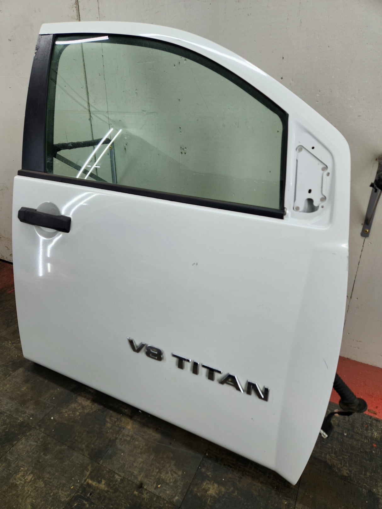 2004-2007 Nissan Titan Crew Cab Passenger Side Front Door RH