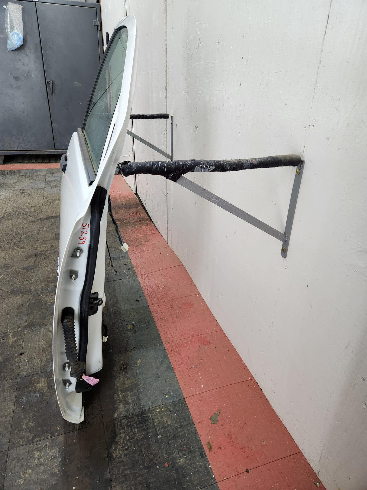 2004-2007 Nissan Titan Crew Cab Passenger Side Front Door RH